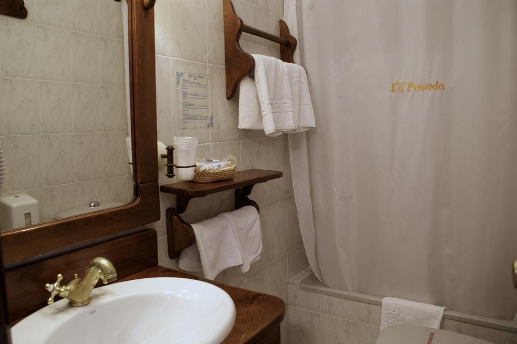 Hotel La *