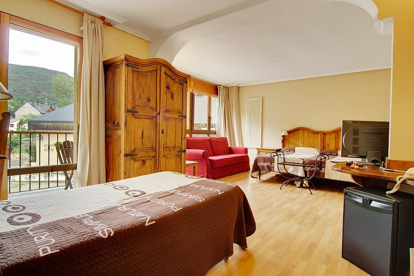 Hotel La *